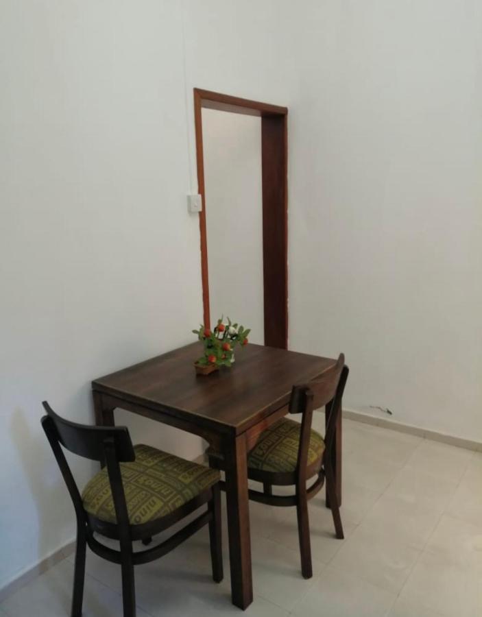 Champs De Mars Apartment ปอร์ต หลุยส์ ภายนอก รูปภาพ